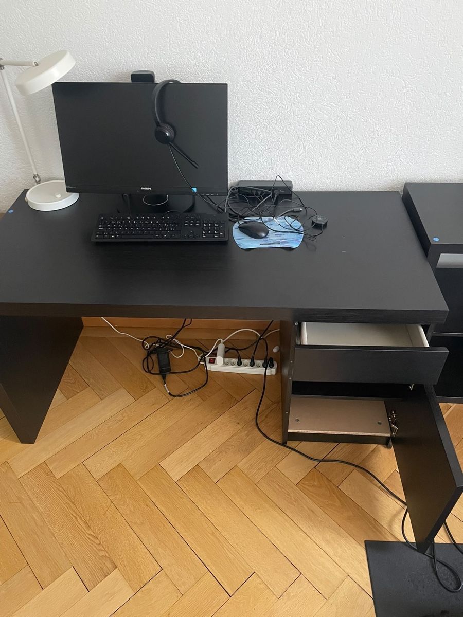 Schreibtische: Bureau avec petite étagère – Gebraucht aus Port von Bondpat 1