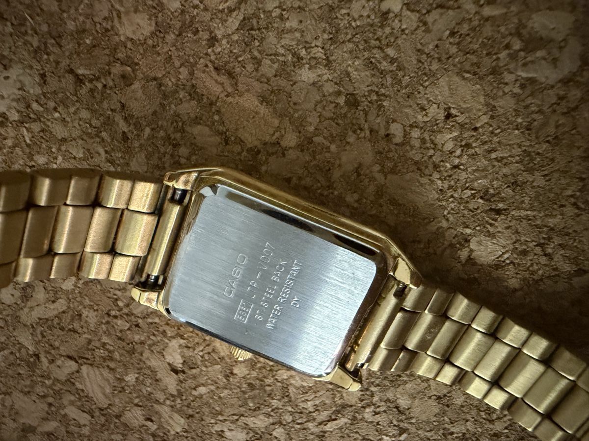 Casio Orologi: Casio Gold Watch – Usato da Zürich venduto da 2ndhandzurich 1