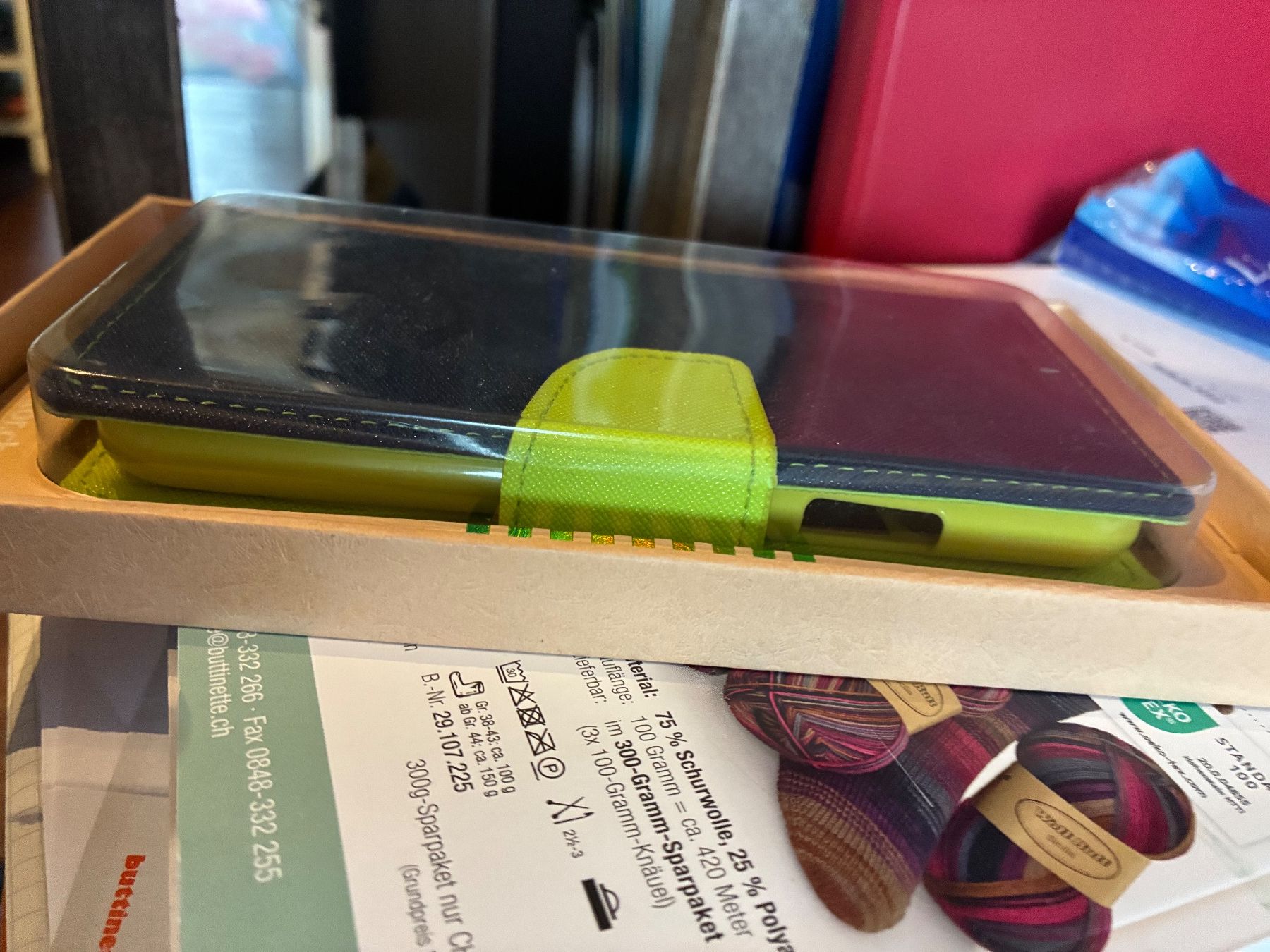 Apple Covers & Schutzfolien: Iphone 11 Klapphülle – Gebraucht aus Oekingen von Evo76 1