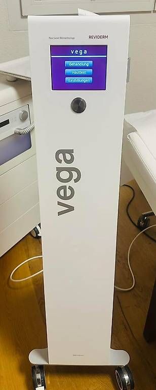 Appareils médicaux: VEGA Reviderm Radiofrequenz  – D'occasion à Netstal par Sheholli01