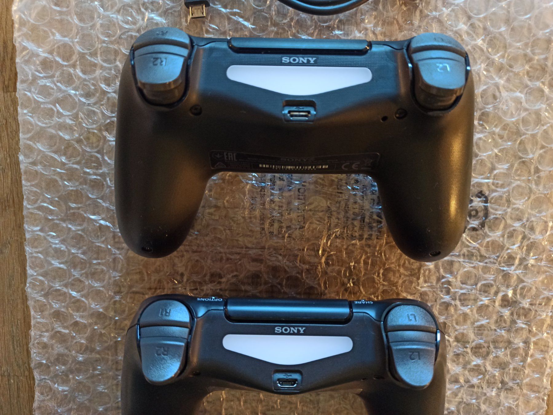 Controller: 2 x Original Controller Sony PS4 Wireless DualShock 4 V2 TOP – Usato da Oberweningen venduto da mar_87mx 6