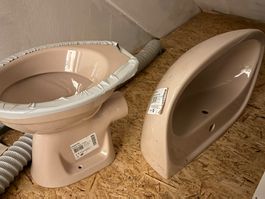 Klo und Waschbecken NORM Neu
