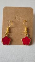 Goldfarbene Ohrringe mit Roter Blume Modeschmuck Elegant