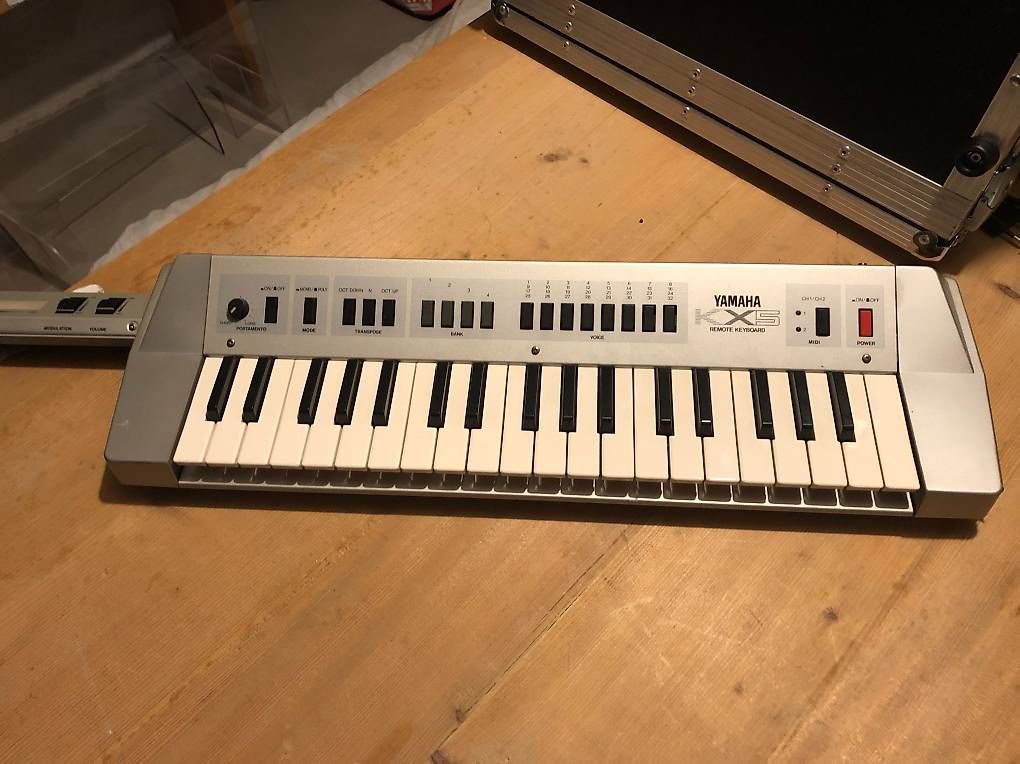 Strumenti musicali: Vintage Yamaha KX 5 Keytar – Usato da Spreitenbach venduto da Wuzzle3000