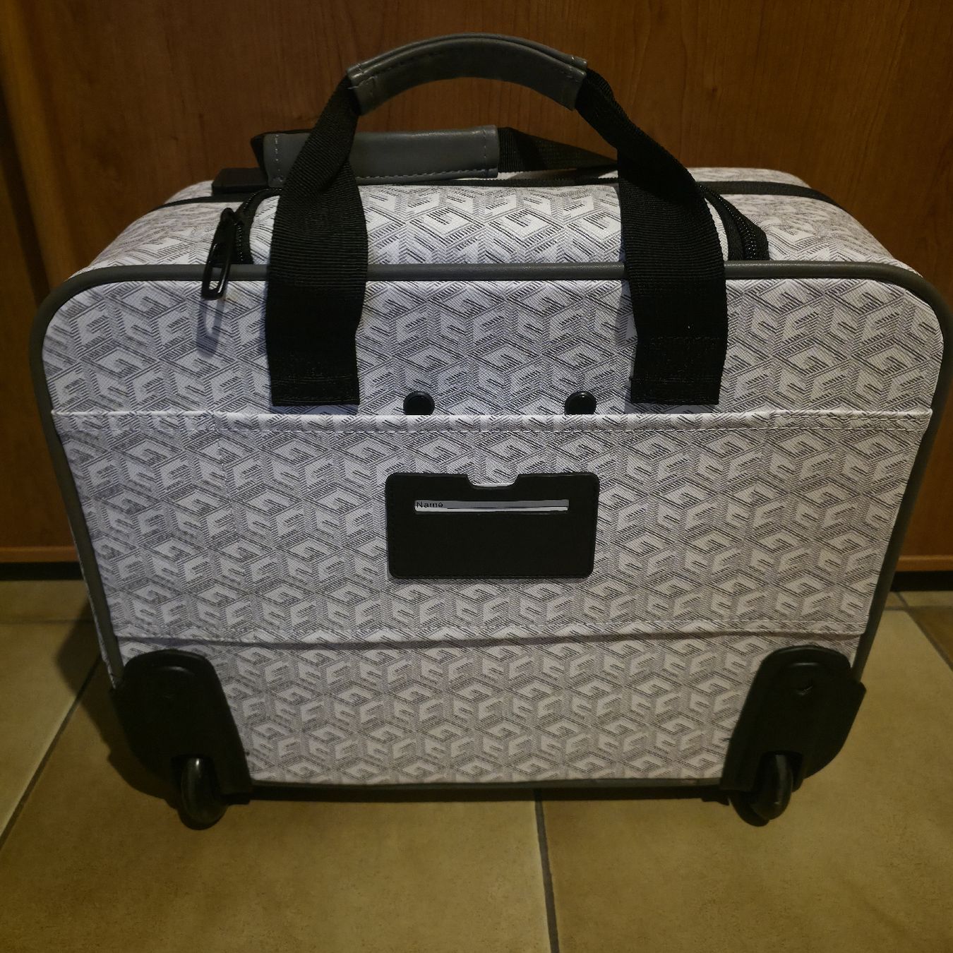 Sonstiges zu Aviatik: Trolley Guess bianco/grigio – Neu (gemäss Beschreibung) aus Rancate von sarah357 1