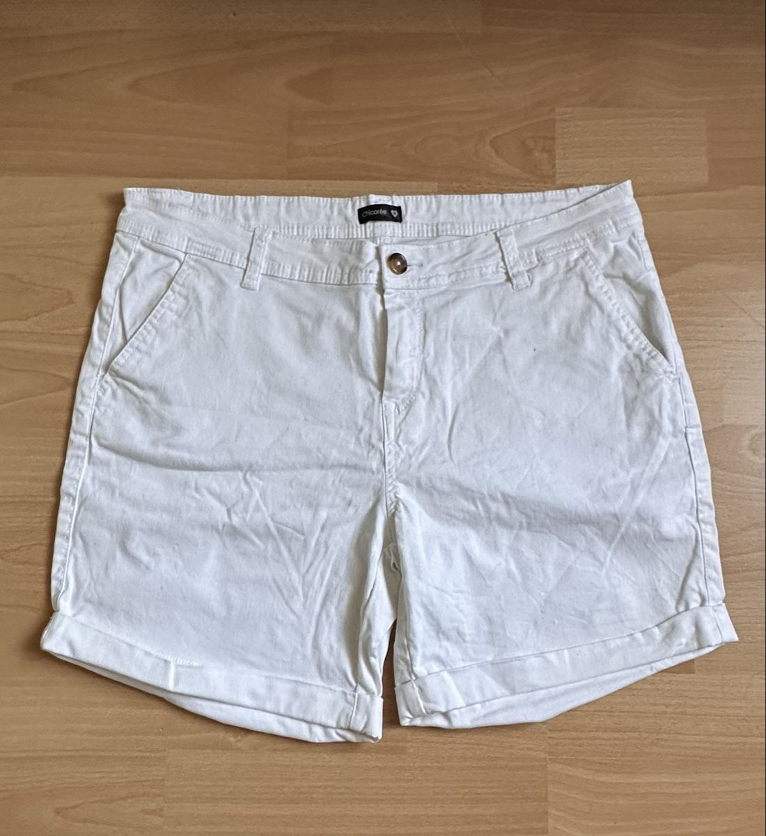 Lotti & Set di vestiti: 2 Shorts Grösse M – Usato da Romanshorn venduto da Butterdog