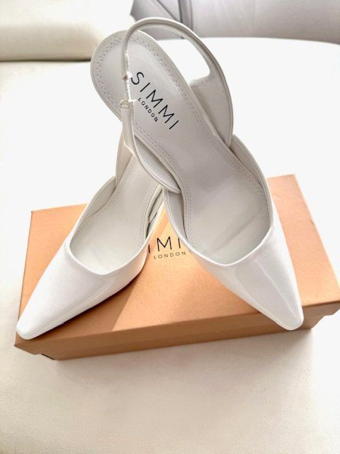 Scarpe da donna: Weisse elegante Slingpumps, Gr. 38, neu – Nuovo e nell'imballaggio originale da Niederhasli venduto da Arena15 4