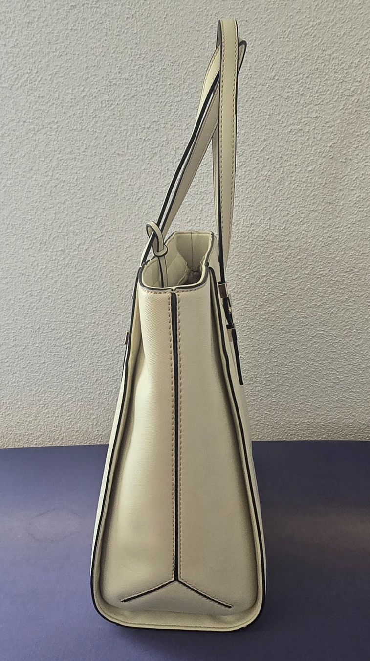 Guess Borse da donna: Guess Handtasche – Usato da Ruswil venduto da DNAB 2
