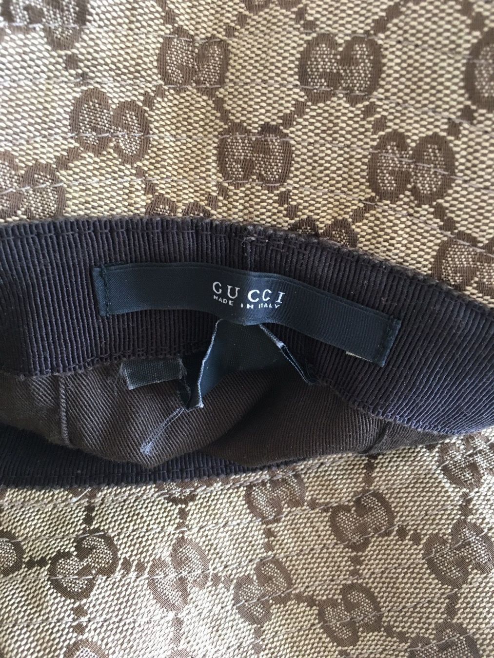 Gucci Copricapi, berretti & cappellini: Gucci Fischerhut – Usato da Biel/Bienne venduto da Bolagol9 1