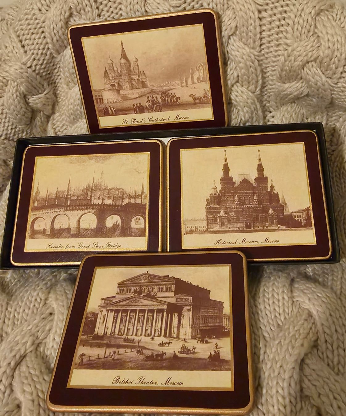 Sottobicchieri: Set de 4 sous-verres "Moscou vintage" – Nuovo (secondo la descrizione) da Genève venduto da BruceKampbell