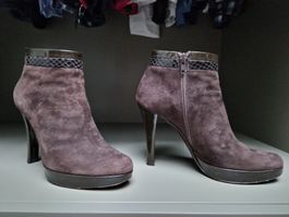 Bruno Magli brown suede booties, 37