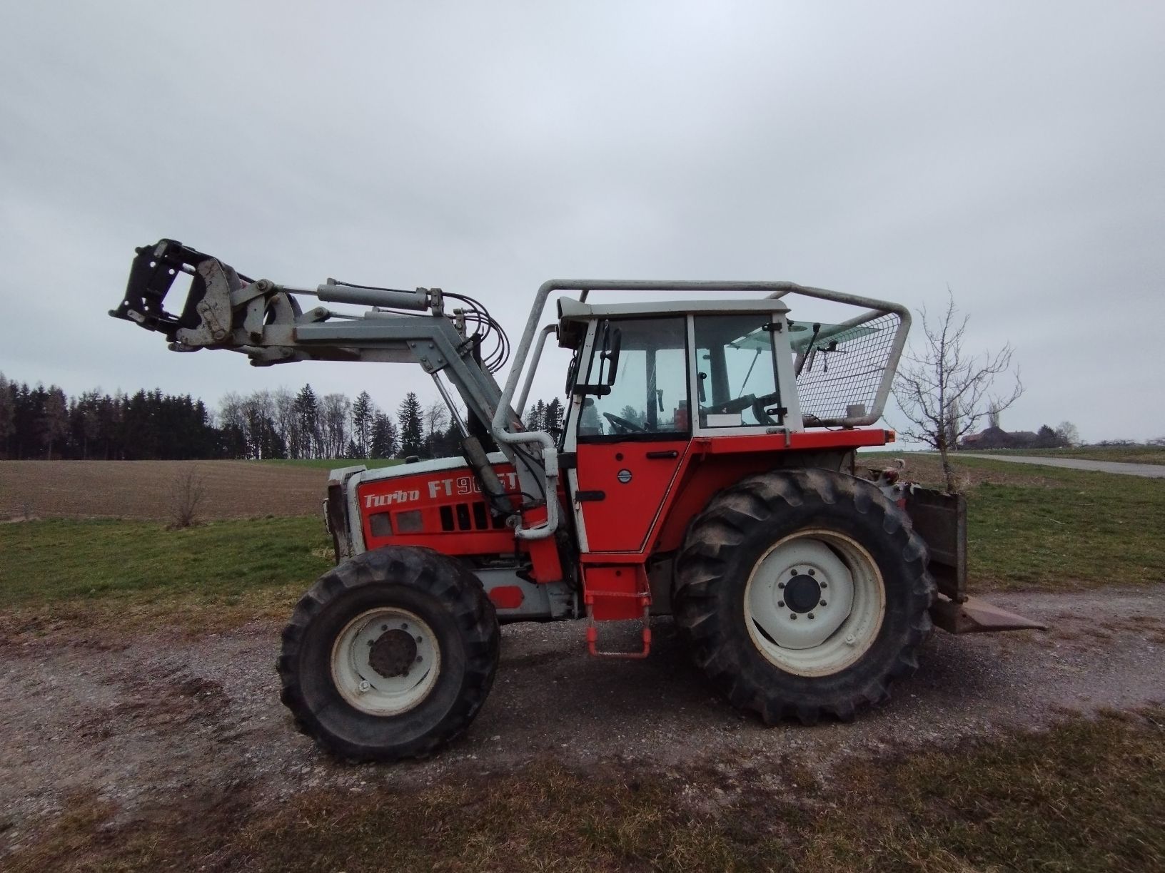 Steyr Traktoren: Forsttraktor Steyr 8090 SK2 – Gebraucht aus Meikirch von