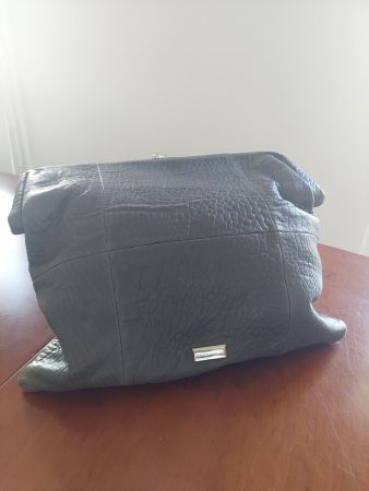 Stylische Ledertasche von **Coccinelle**, grau