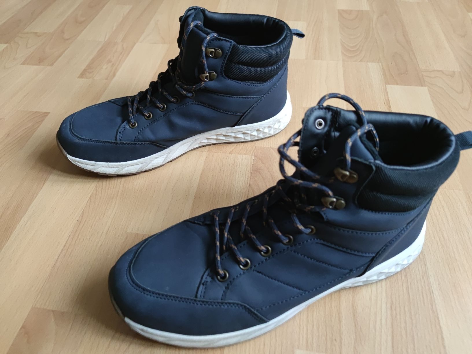 Scarpe da uomo: Winter Schuhe 46 Größe – Usato da Meggen venduto da Malecifent 7