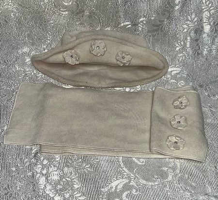 Set cappellino e sciarpa