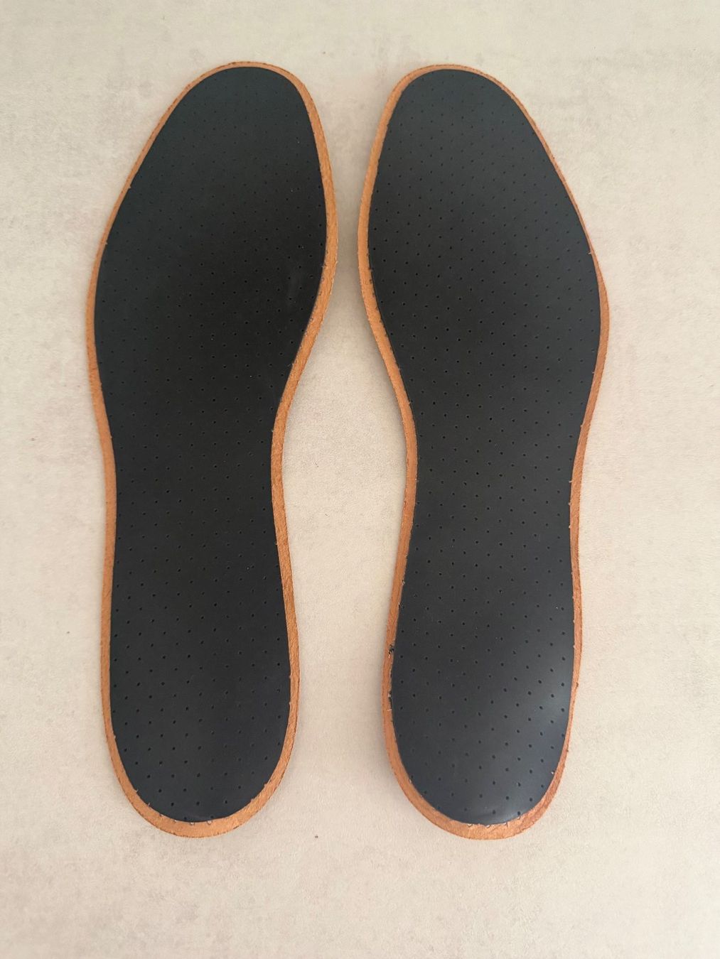 Chaussures hommes: Einlegesohlen Leder Grösse 44 – D'occasion à Geroldswil par Jeremy11 1