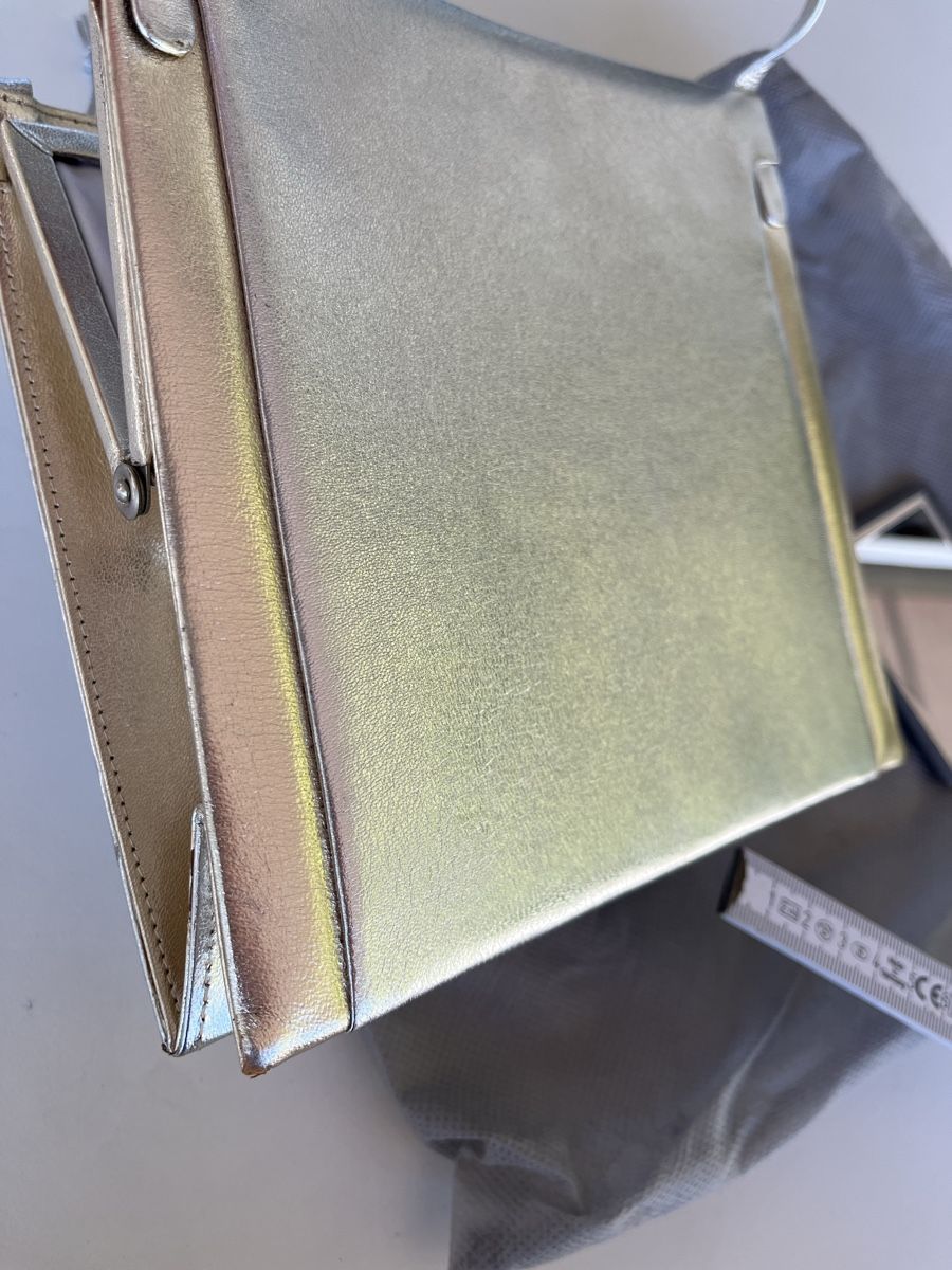 Borse da donna: Elegante silberfarbene Handtasche – Usato da Adetswil venduto da dp9 4