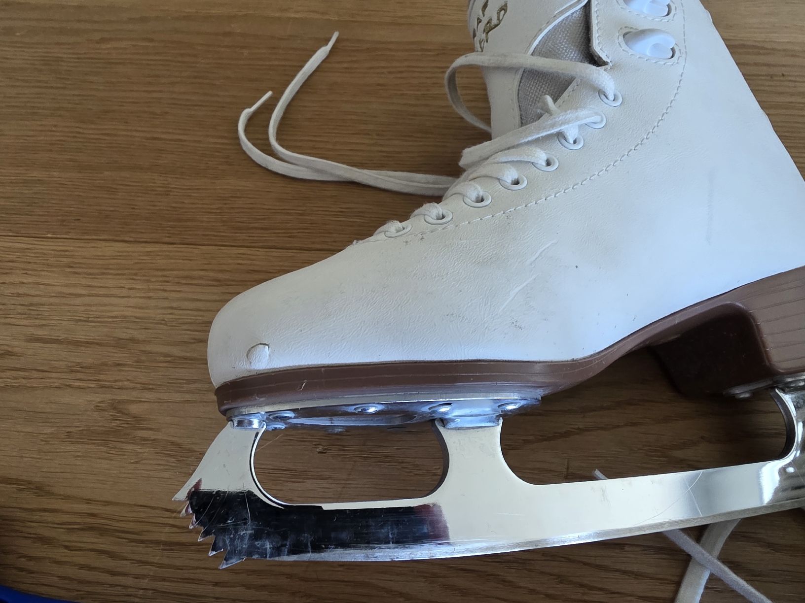 Graf Pattini da ghiaccio: Graf Bolero Schlittschuhe, Gr. 39 – Usato da Oberhasli venduto da Fabilan 4
