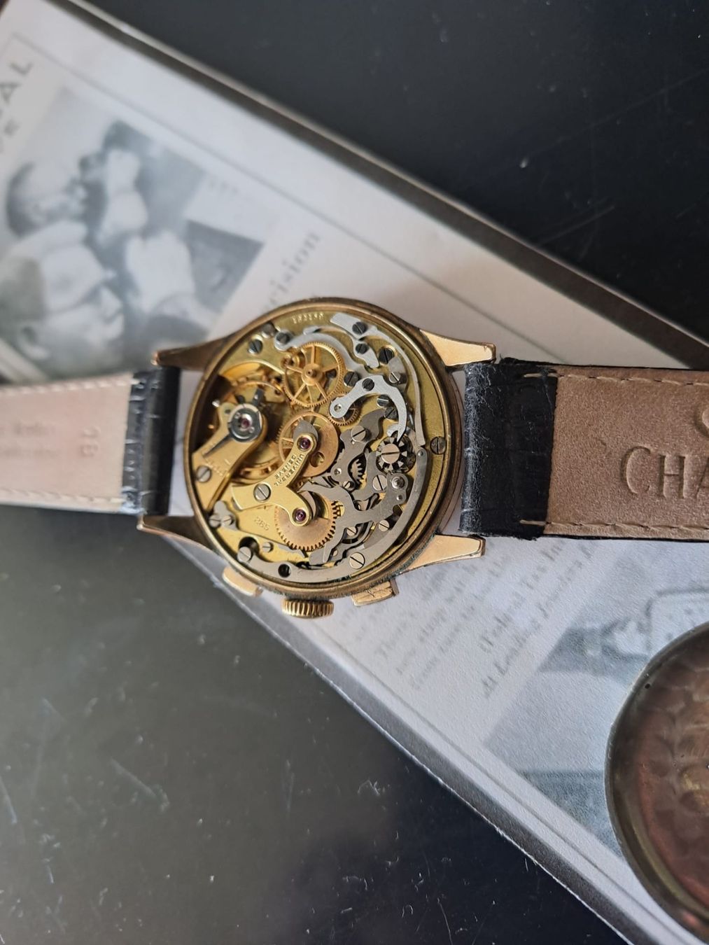 Universal Genève Orologi: Universal Genève Vintage – Usato da La Neuveville venduto da austinpowers70 3