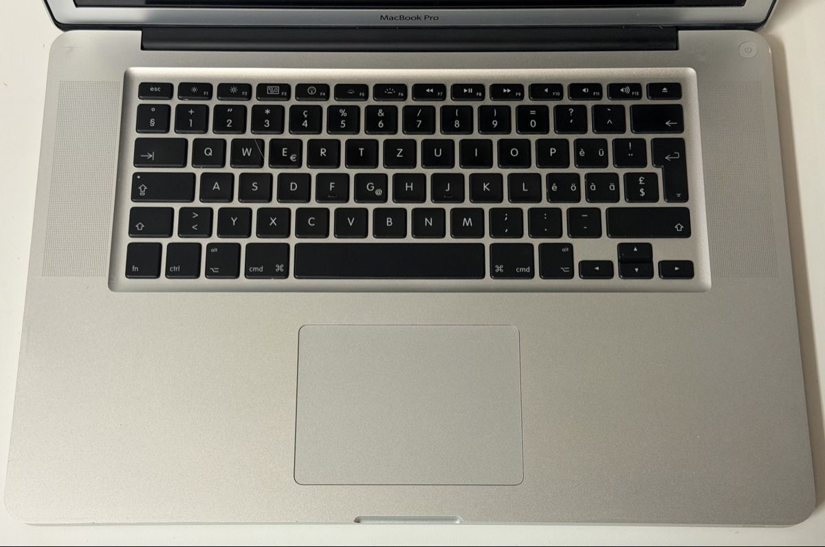 Apple Notebook: Macbook Pro – Usato da Ennenda venduto da Jln_00 1