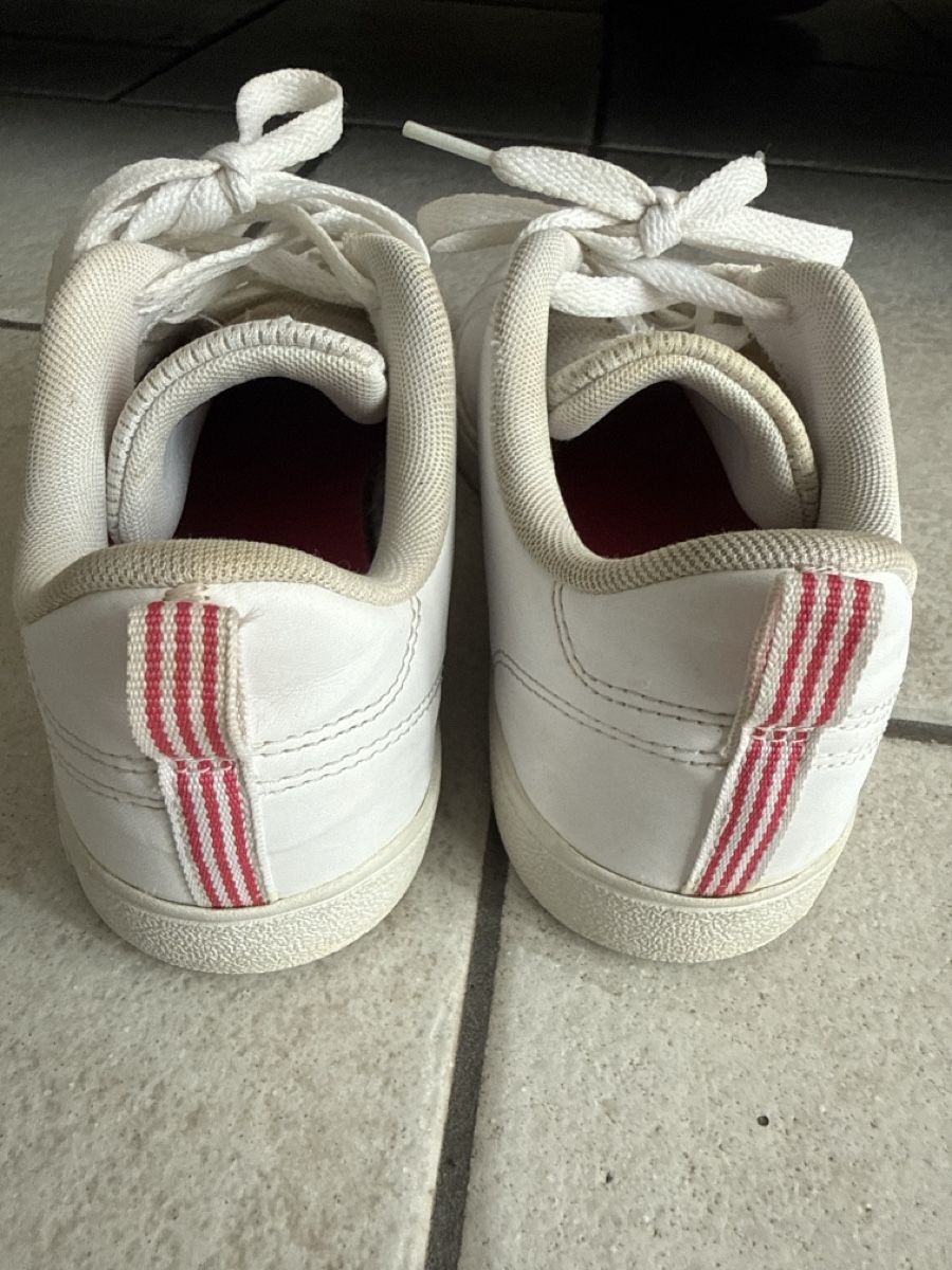 Adidas Schuhe für Mädchen: Schuhe „ADIDAS“ Gr.ca.36 – Gebraucht aus Waltenschwil von lina-04 3