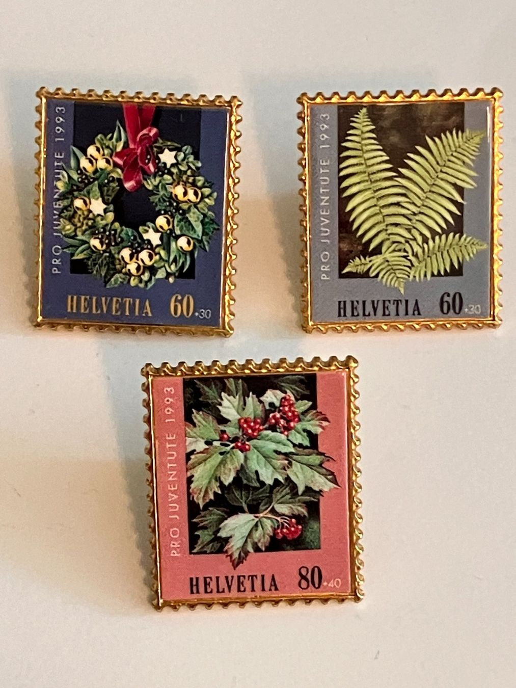 Plaketten & Abzeichen: 3 Pin Pro Juventute Briefmarken – Gebraucht aus Basel von djwwpp