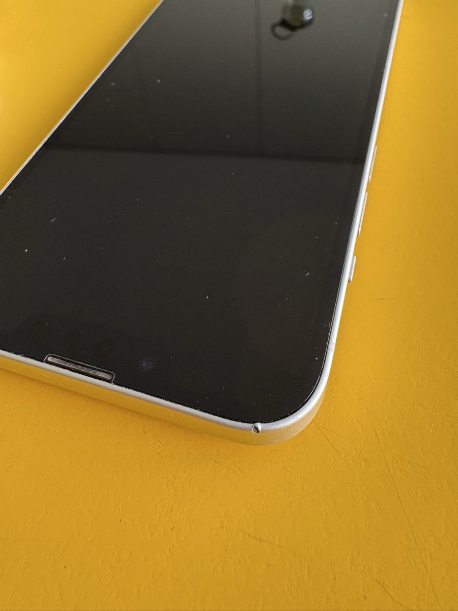Apple Telefoni cellulari / Smartphones: iPhone 13 – Usato da Baden venduto da Bild67 1