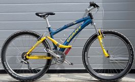Mountainbike GIANT vollgefedert Fahrrad Velo