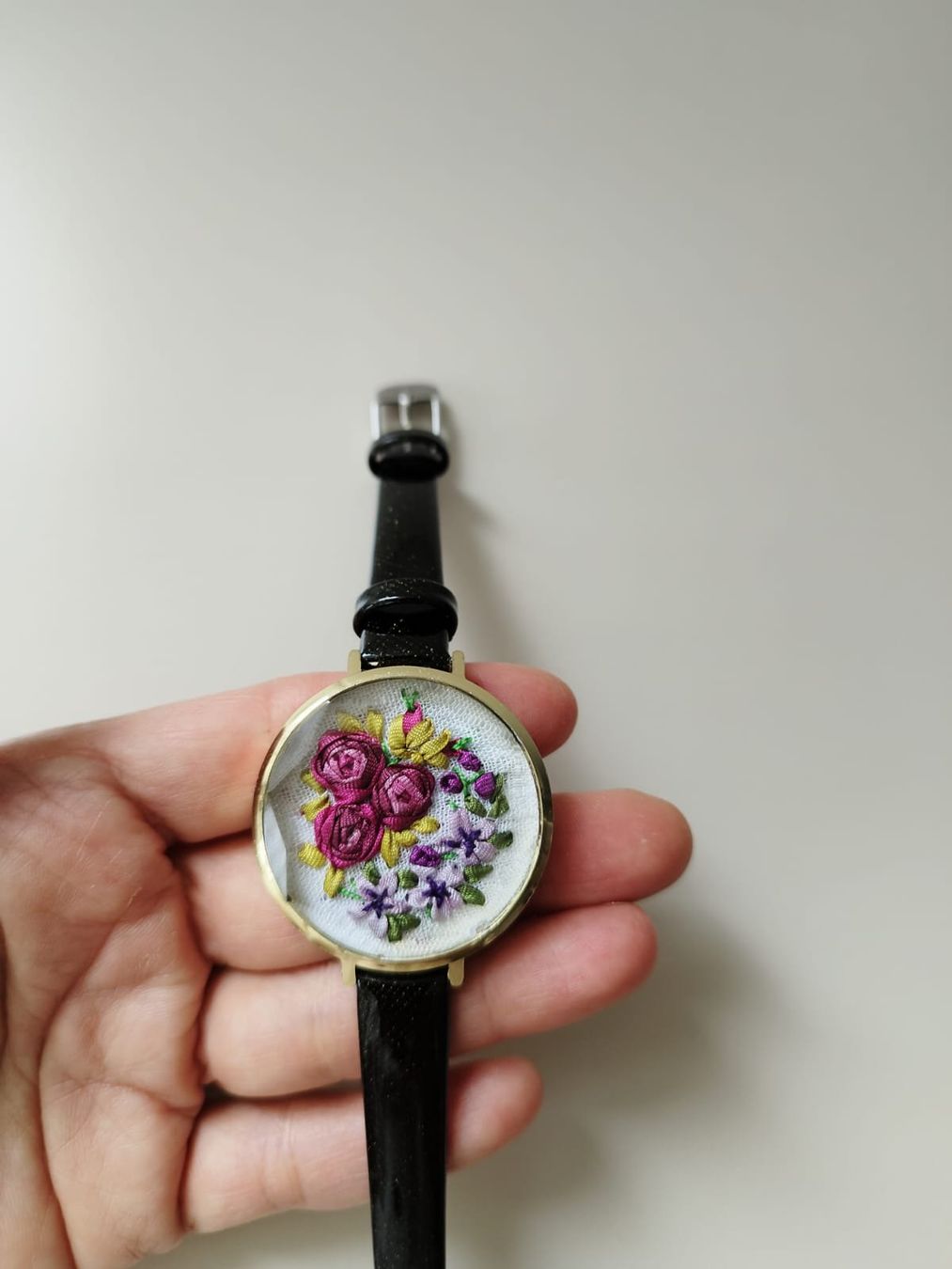 Bracciali & Braccialetti: Bracelet en forme de montre – Nuovo e nell'imballaggio originale da Arnex-sur-Orbe venduto da can_97vn