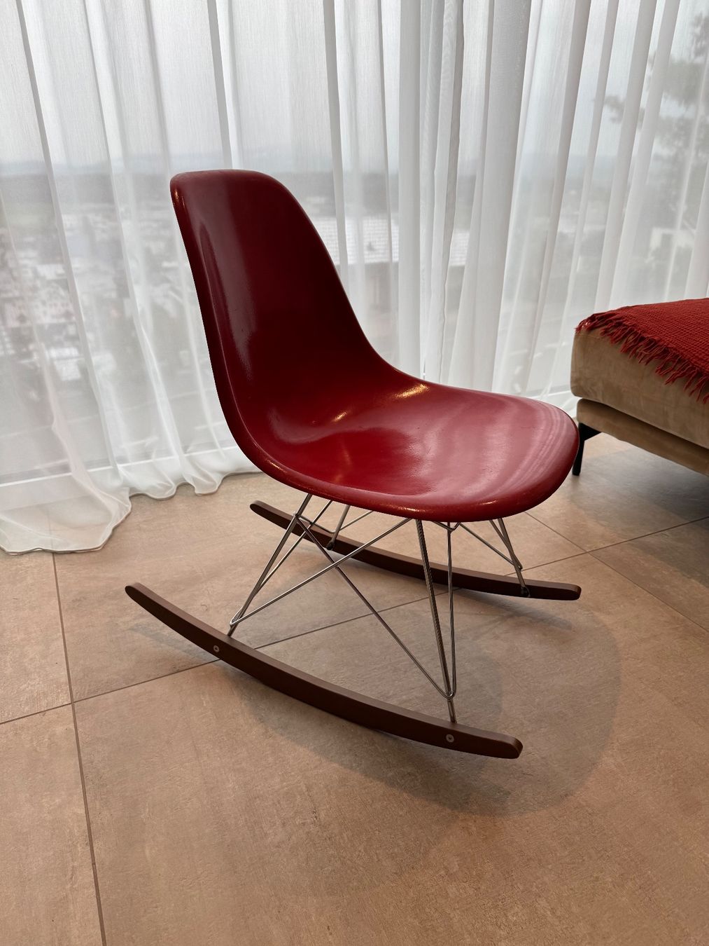 Vitra Sgabelli: Charles & Ray Eames Rocking Chair – Usato da Bachenbülach venduto da MrFantastic 1