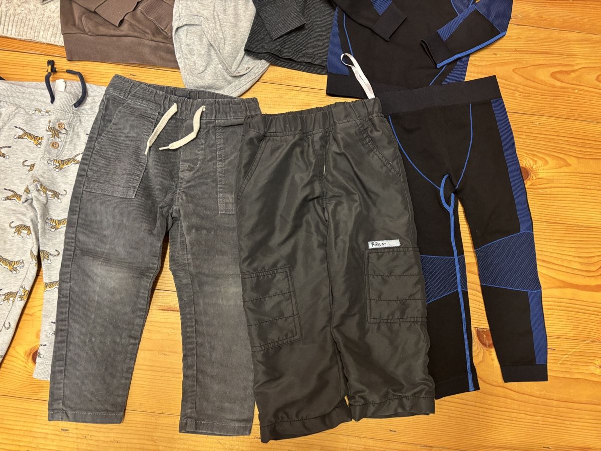 Lotti & Set di vestiti: Kleiderpaket Jungs, Grösse 98 – Usato da Büren an der Aare venduto da Nikito2001 4