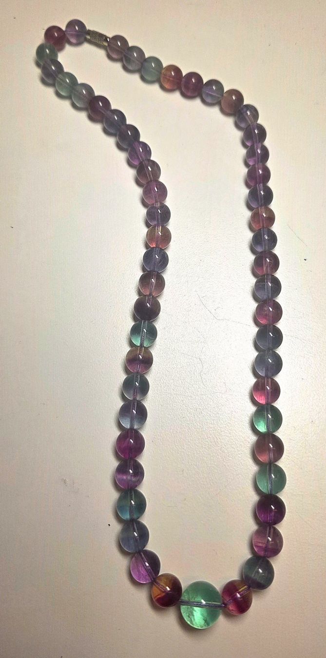 Minerali & Pietre curative: Regenbogen Fluorit Halskette – Nuovo e nell'imballaggio originale da Matzingen venduto da Shay_Crystalz