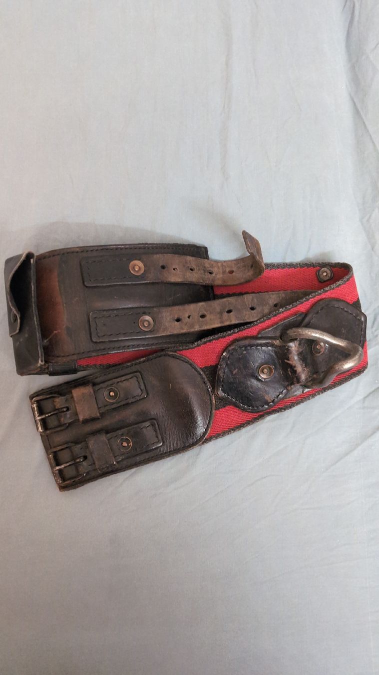 Uniformi: Alter gurt der Feuerwehr Luzern – Usato da Emmenbrücke venduto da Rewan_Helvetius