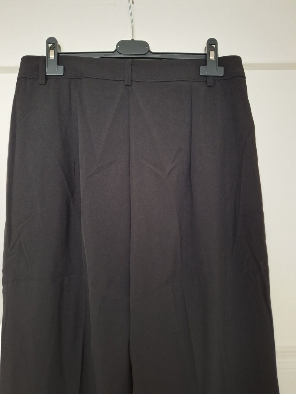 Pantaloni: Pantalon noir élégant,taille L,neuf – Nuovo (secondo la descrizione) da Lausanne venduto da anta-123 3
