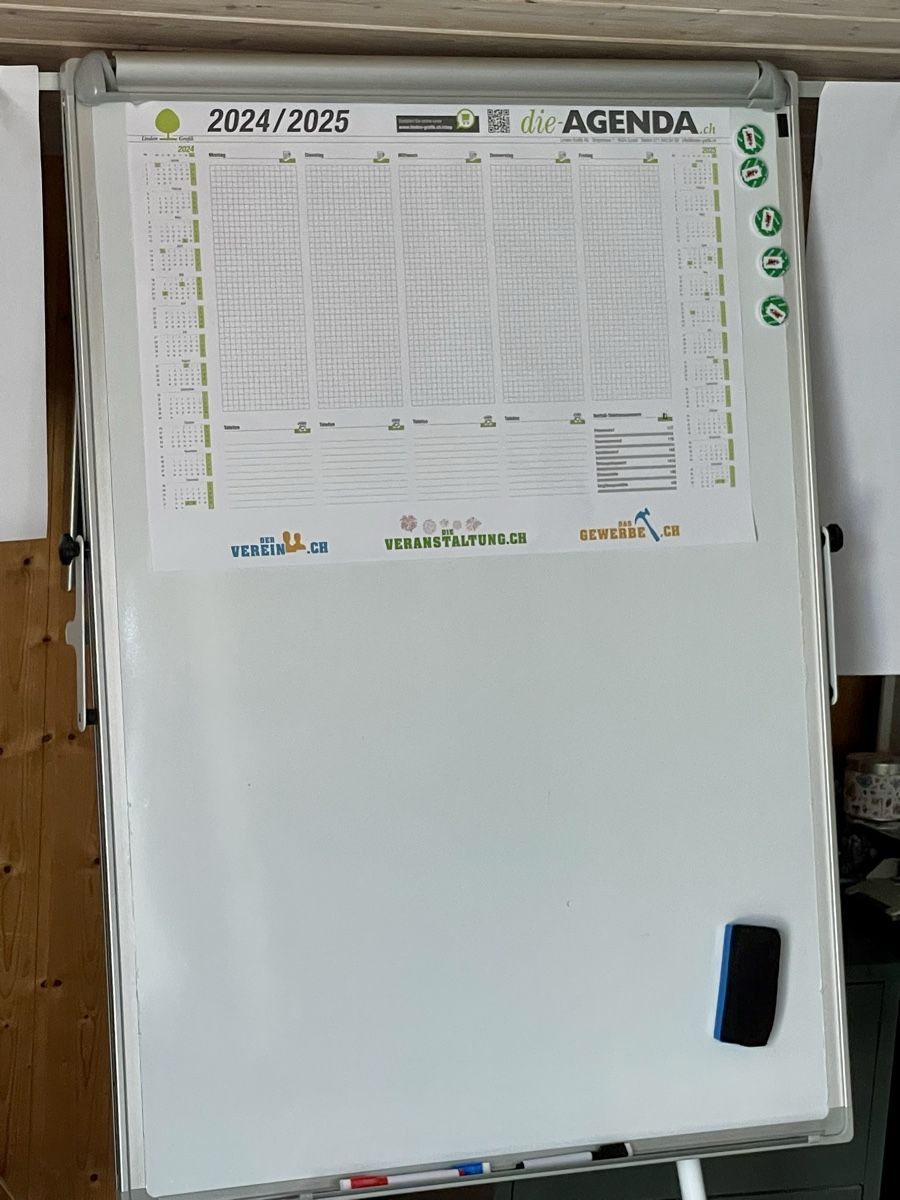 Wandtafeln: Whiteboard mit Standfuss neuwertig – Neu (gemäss Beschreibung) aus Engelburg von man_79q8 1