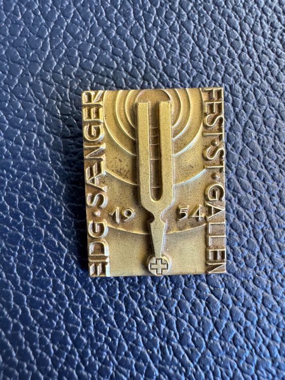 Insignes Broches Ski Villars – Fabricant HUGUENIN LE LOCLE, Années 70