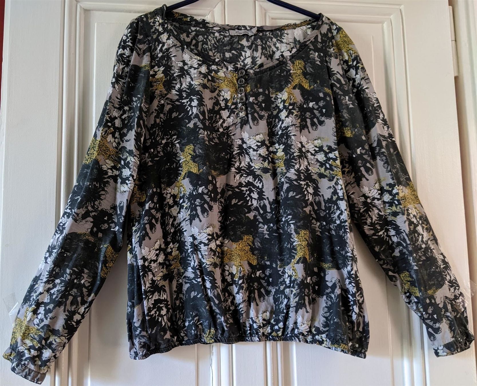 Blusen: SIMCLAN : Blouse imprimée 38-40 – Neu (gemäss Beschreibung) aus Petit-Lancy von lilycerise