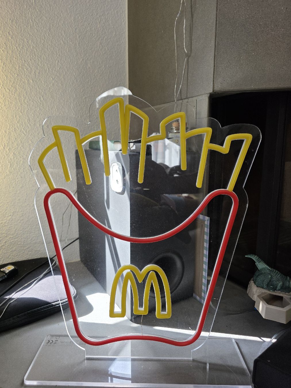 Lampen: LED Leuchte McDonalds – Gebraucht aus Roggwil TG von noe_v5d8