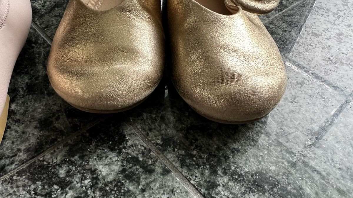 H&M Schuhe für Mädchen: 2 H&M Ballerinas Gr 28 – Gebraucht aus Zollikerberg von Huglina 2