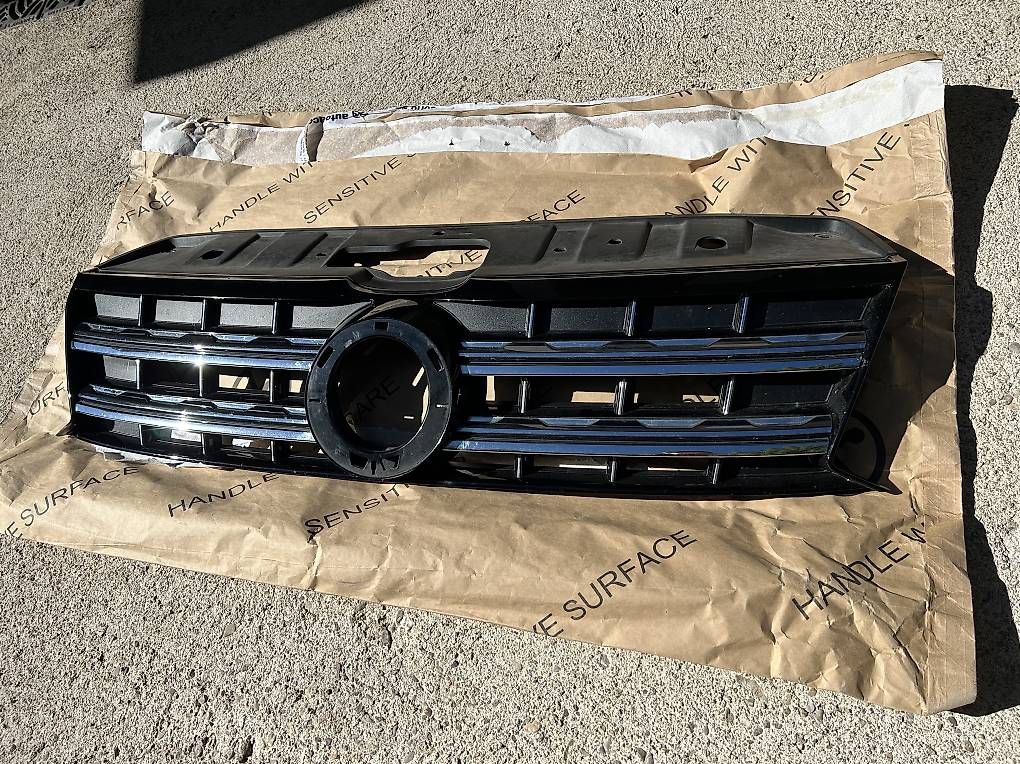 Alle Autoersatzteile: Calandre VW Amarok original  – Gebraucht aus buttes von Llionel