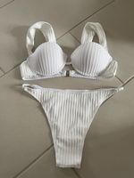 Weisser, gerippter Bikini Grösse M Neu