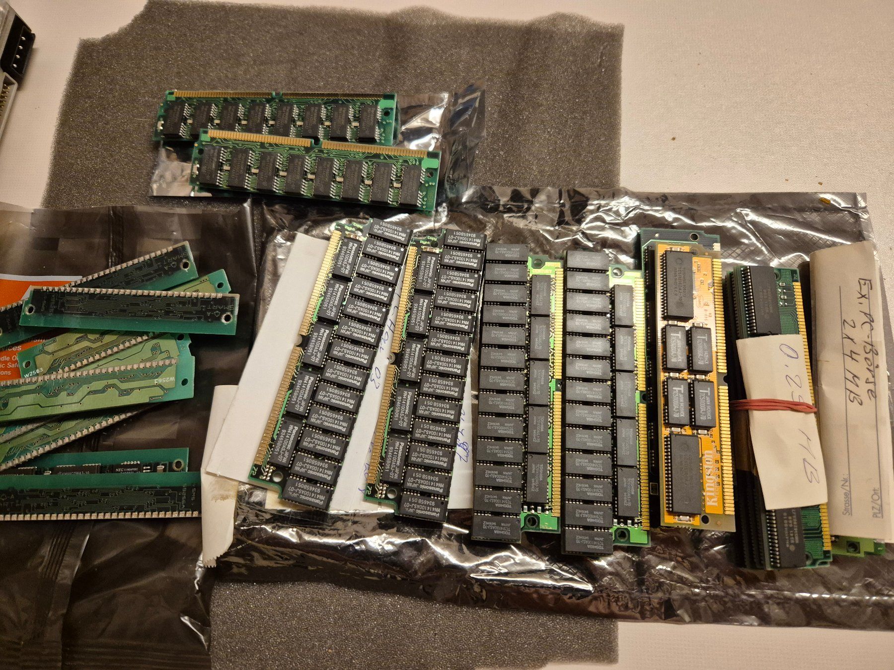 PC: **alte Hardware / IDE Festplatten und RAM in MB Grösse** – Usato da Uster venduto da Leoporello 2