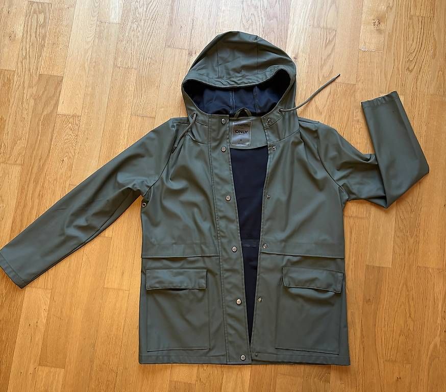 Giacche: Regenjacke – Usato da Kirchberg BE venduto da Melanie.MaraM