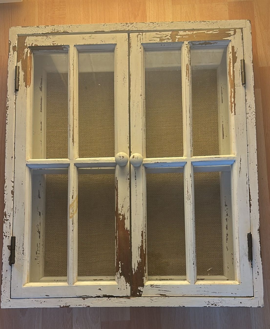 Tutte le decorazioni: Wandschrank mit Glas Türe Dekor. – Usato da Bützberg venduto da Chisco