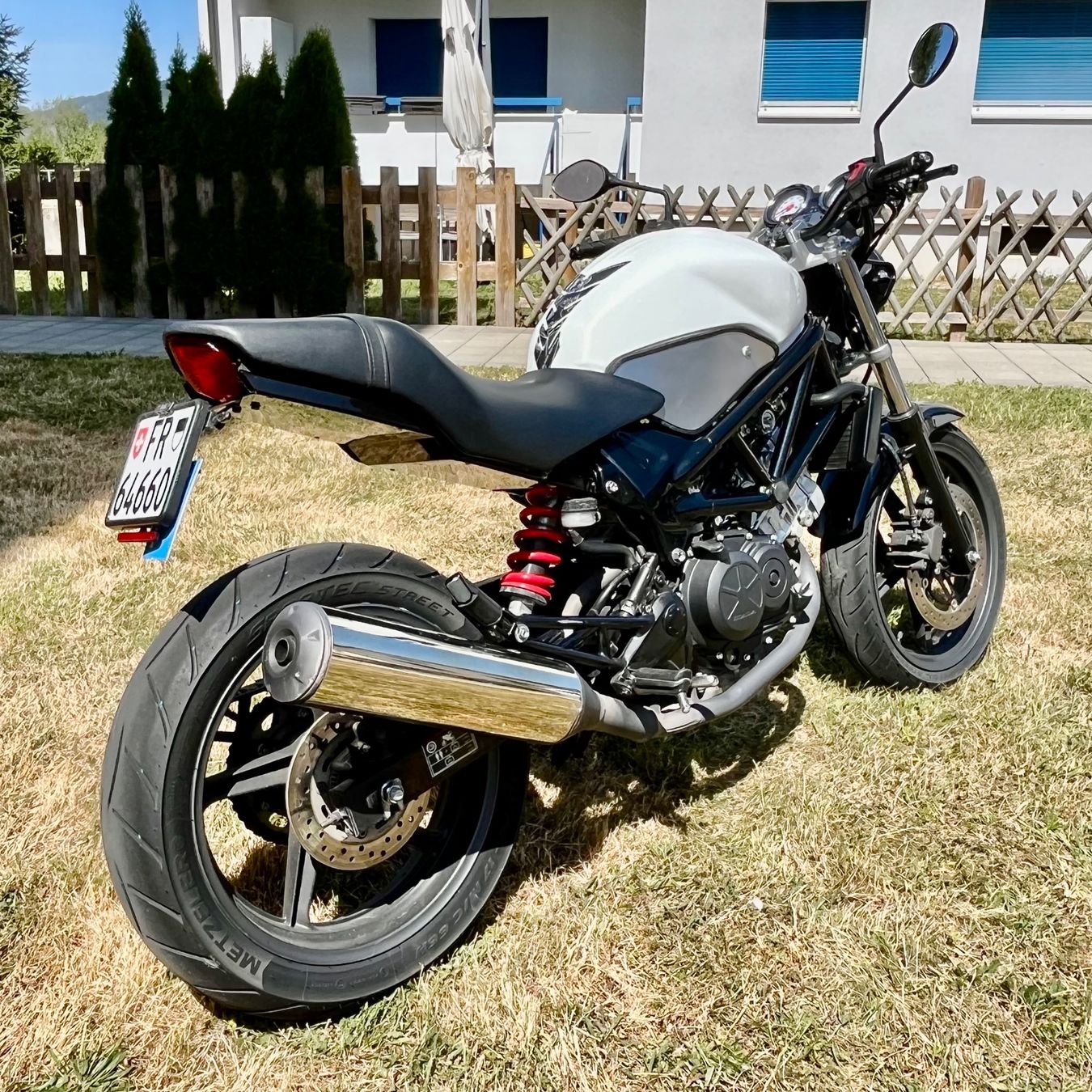 Honda Route: Honda vtr 250cm3 – D'occasion à Broc par dyl_pws2 2