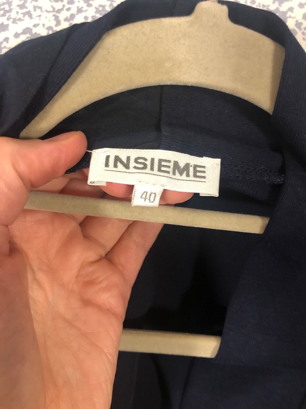 Jacken: Dunkelblauer Baumwoll-Cardigan mit Gürtel. – Gebraucht aus Zizers von sarah_1987 4
