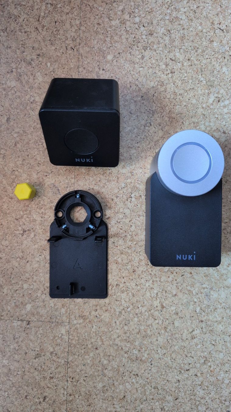 Cadenas: Nuki Smart Lock 2.0 + Bridge – D'occasion à Bern par _ma_nuu