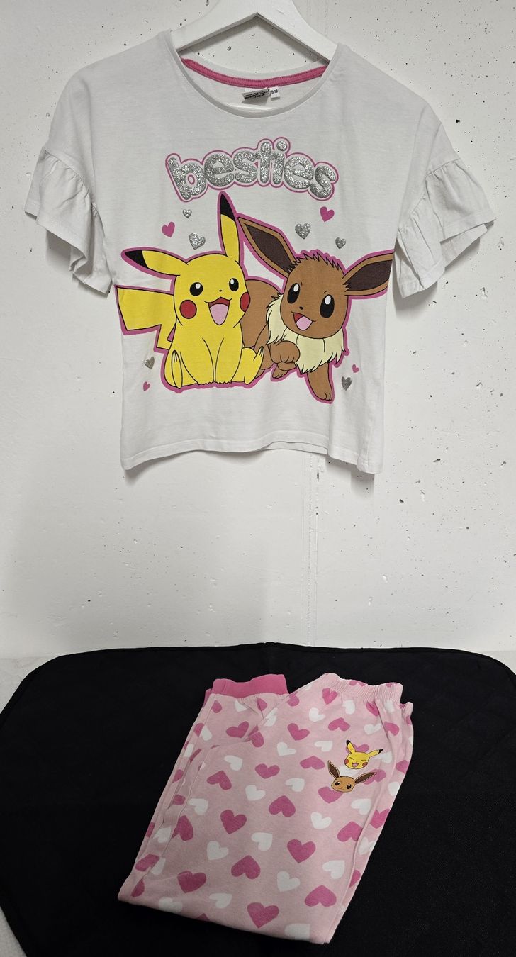 Ensembles coordonnés: Pokémon Pikachu Kleiderpaket Gr.140 – D'occasion à Salez par Nasa2018 3
