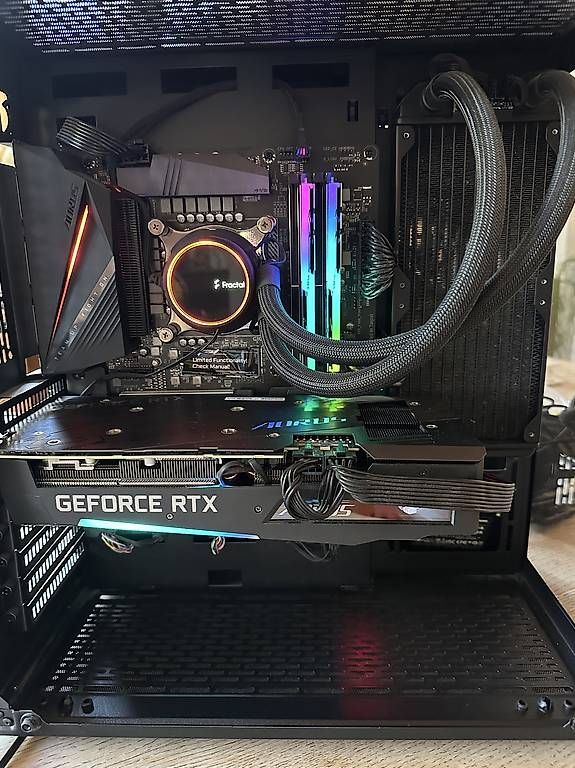 PC: Gaming PC zum verkauf – Usato da Rickenbach LU venduto da Eliasamberg 1