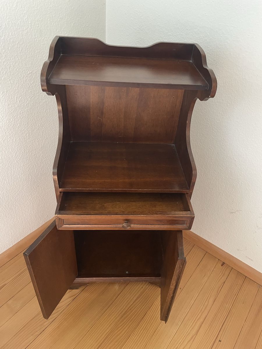 Porte manteau: Schränkchen  – D'occasion à Seltisberg par Erdbi